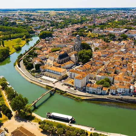 Appartement Lumineux Au Coeur De Saintes